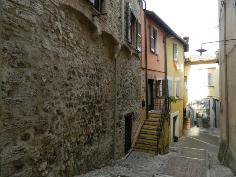 Апартаменты Casa Dell'Oliveto "Parcheggio Gratuito" Нарни Экстерьер фото