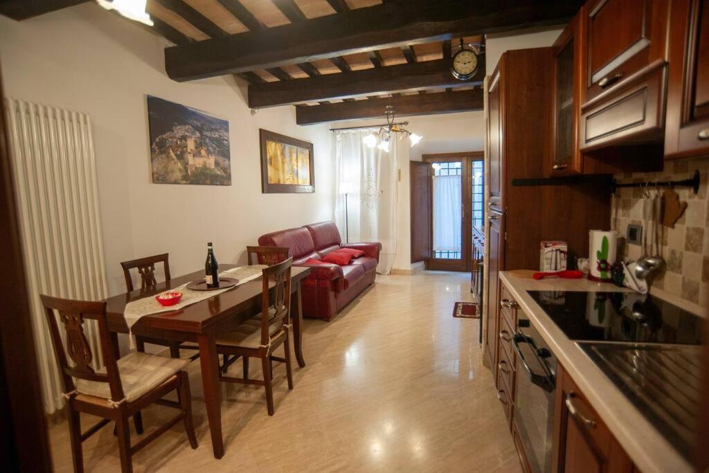Апартаменты Casa Dell'Oliveto "Parcheggio Gratuito" Нарни Экстерьер фото