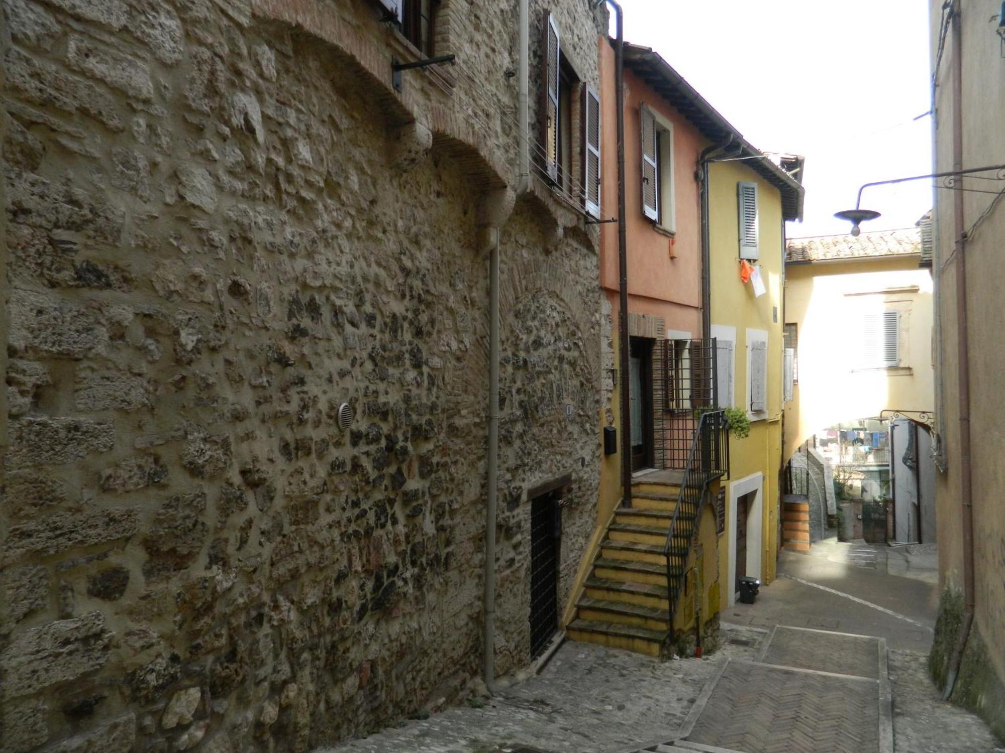 Апартаменты Casa Dell'Oliveto "Parcheggio Gratuito" Нарни Экстерьер фото